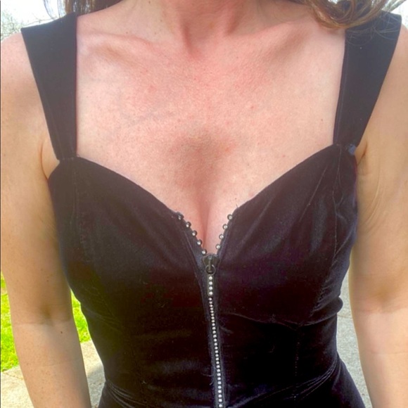Vintage black velvet wiggle dress zipper front corset back - Picture 5 of 12